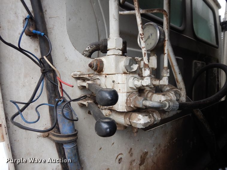 image for item ID9873 2006 Sterling Acterra  refuse truck