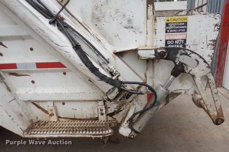 image for item ID9873 2006 Sterling Acterra  refuse truck