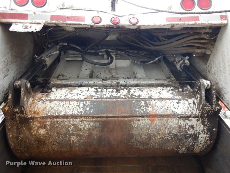 image for item ID9873 2006 Sterling Acterra  refuse truck