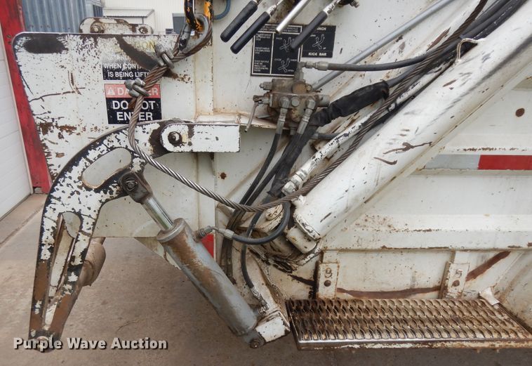 image for item ID9873 2006 Sterling Acterra  refuse truck