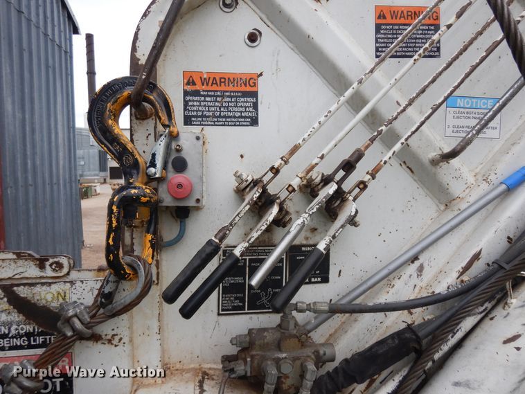 image for item ID9873 2006 Sterling Acterra  refuse truck