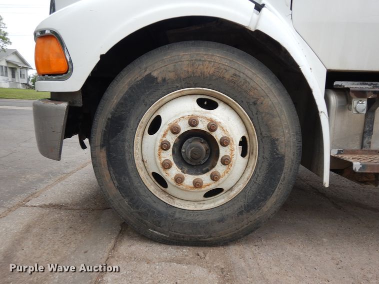 image for item ID9873 2006 Sterling Acterra  refuse truck