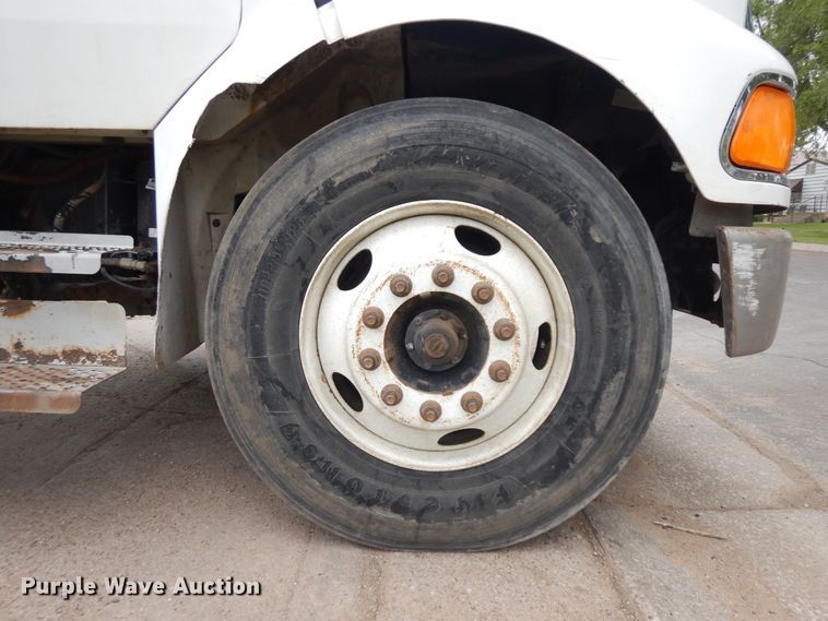 image for item ID9873 2006 Sterling Acterra  refuse truck