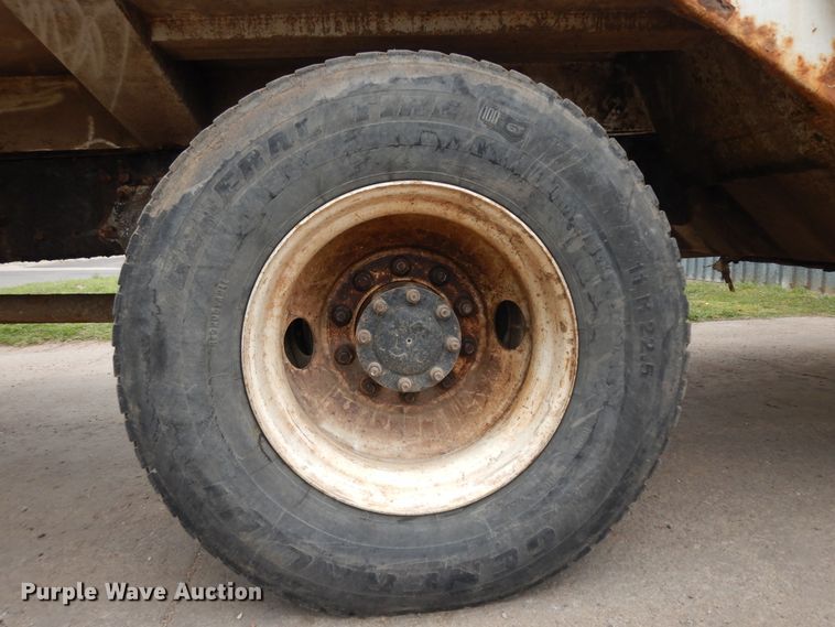 image for item ID9873 2006 Sterling Acterra  refuse truck