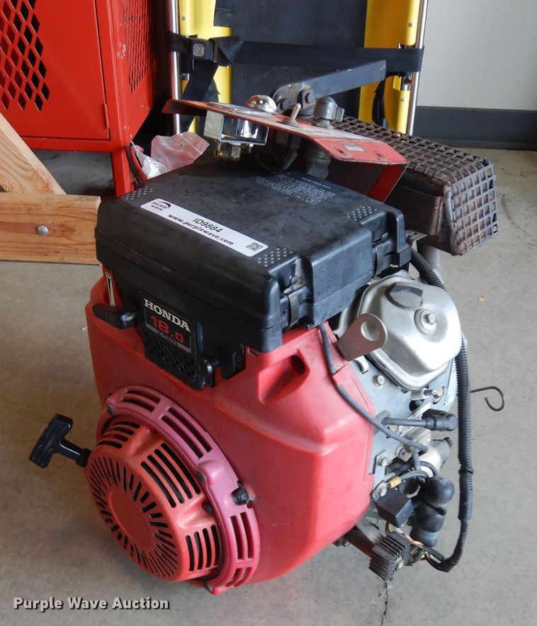 image for item ID9884 Honda two cylinder gas engine