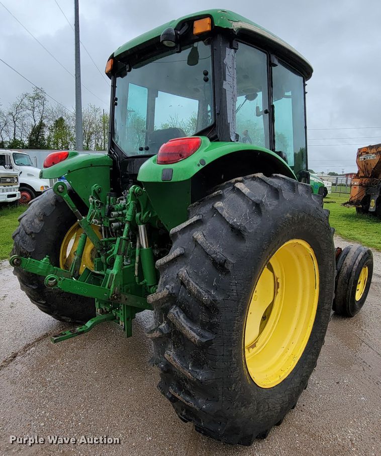 image for item IF9797 2007 John Deere 6415  tractor