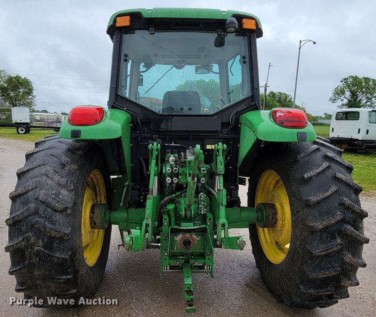 image for item IF9797 2007 John Deere 6415  tractor