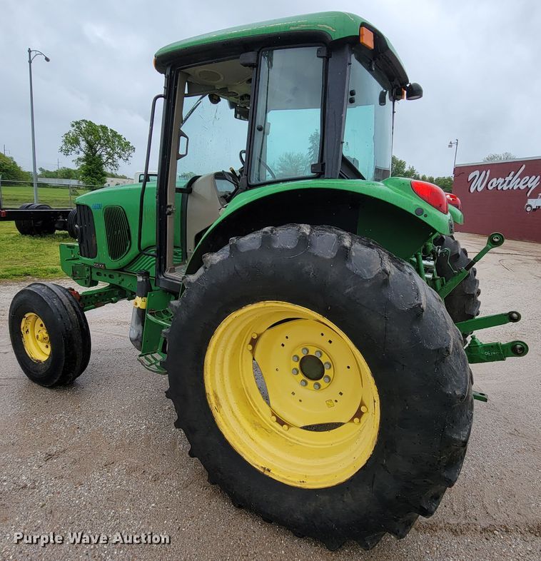image for item IF9797 2007 John Deere 6415  tractor