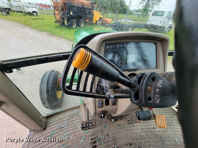 image for item IF9797 2007 John Deere 6415  tractor