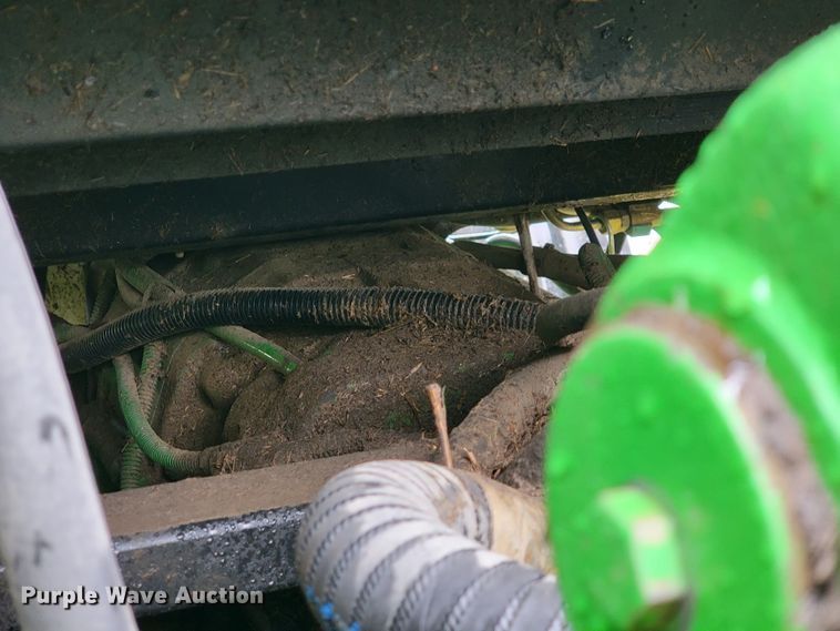 image for item IF9797 2007 John Deere 6415  tractor