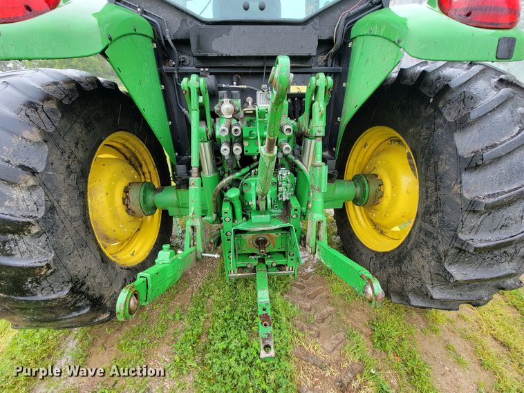 image for item IF9797 2007 John Deere 6415  tractor