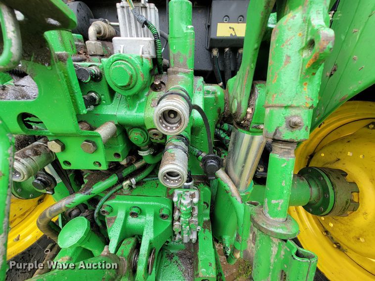 image for item IF9797 2007 John Deere 6415  tractor