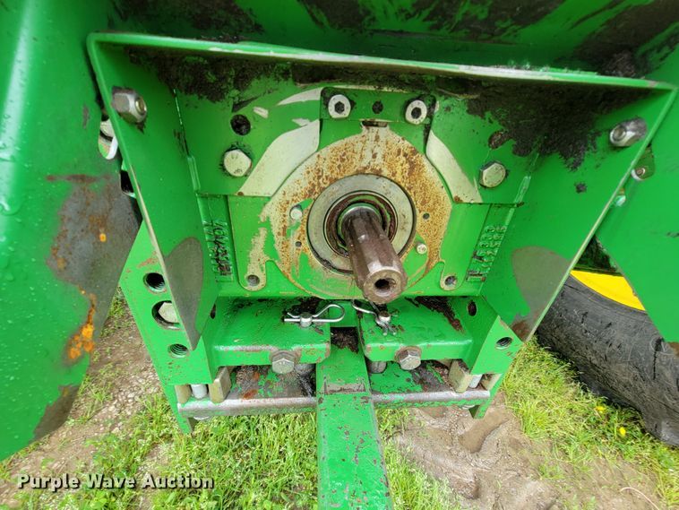 image for item IF9797 2007 John Deere 6415  tractor