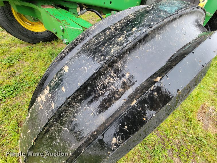 image for item IF9797 2007 John Deere 6415  tractor