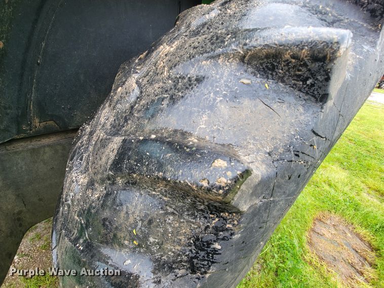 image for item IF9797 2007 John Deere 6415  tractor