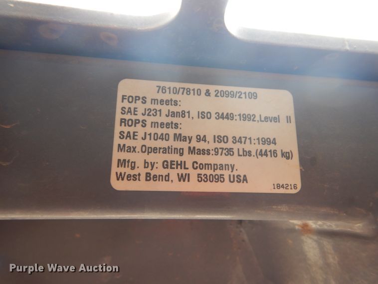 image for item IH9266 2004 Gehl SL7810  skid steer loader