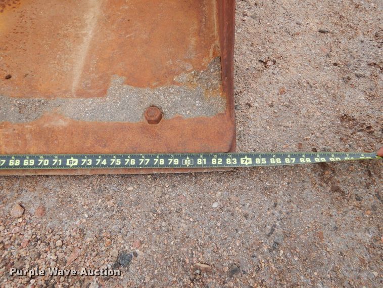 image for item IH9266 2004 Gehl SL7810  skid steer loader