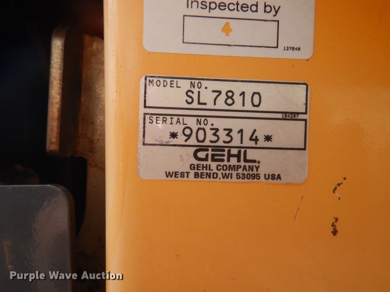 image for item IH9266 2004 Gehl SL7810  skid steer loader