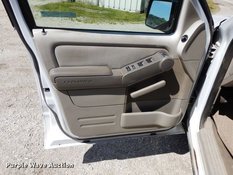 image for item IL9361 2006 Ford Explorer  SUV