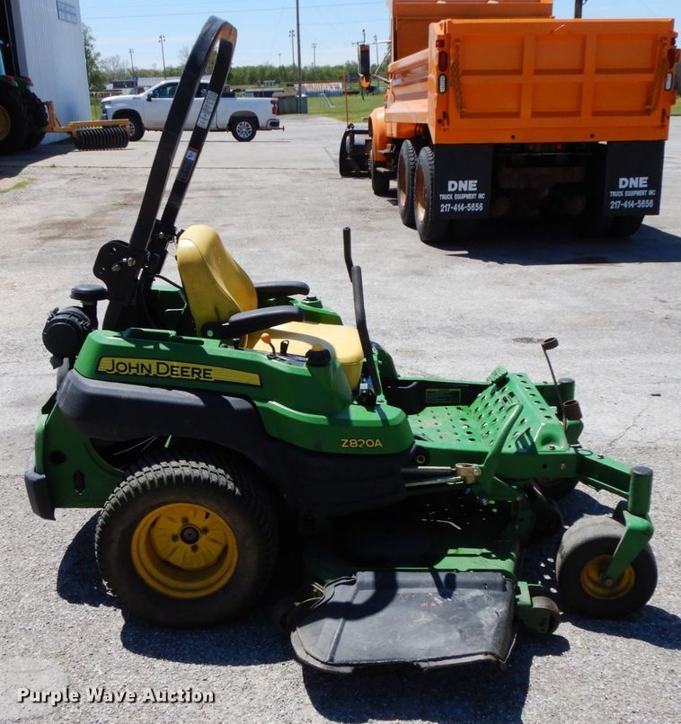 image for item IL9362 John Deere Z820A  ZTR lawn mower