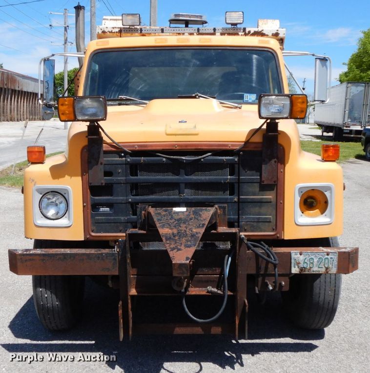 image for item IL9363 1989 International 1954  dump truck