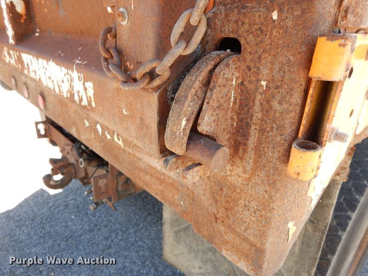 image for item IL9363 1989 International 1954  dump truck