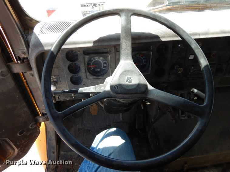 image for item IL9363 1989 International 1954  dump truck