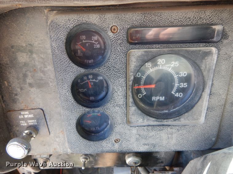 image for item IL9363 1989 International 1954  dump truck