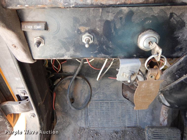 image for item IL9363 1989 International 1954  dump truck