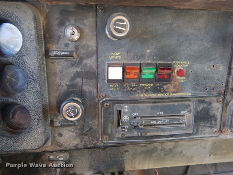 image for item IL9363 1989 International 1954  dump truck