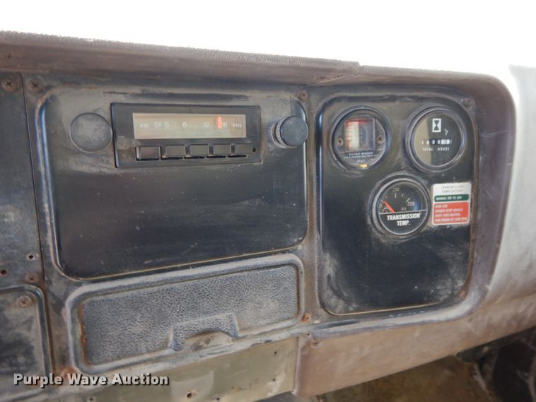 image for item IL9363 1989 International 1954  dump truck