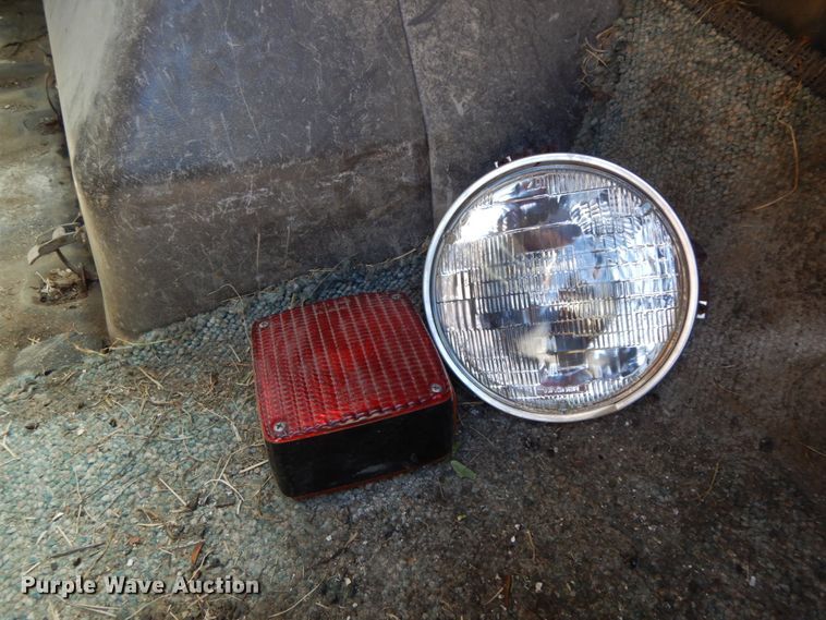 image for item IL9363 1989 International 1954  dump truck