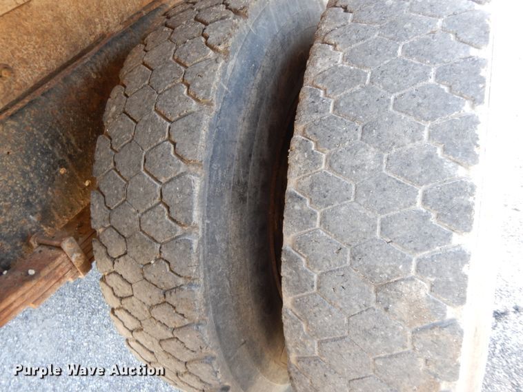 image for item IL9363 1989 International 1954  dump truck