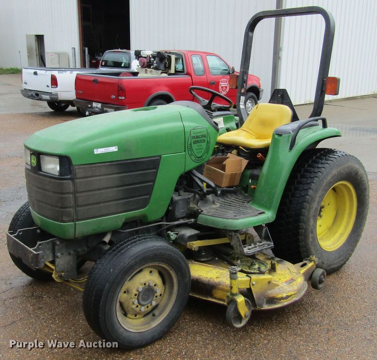 image for item IL9375 1999 John Deere 4300  tractor