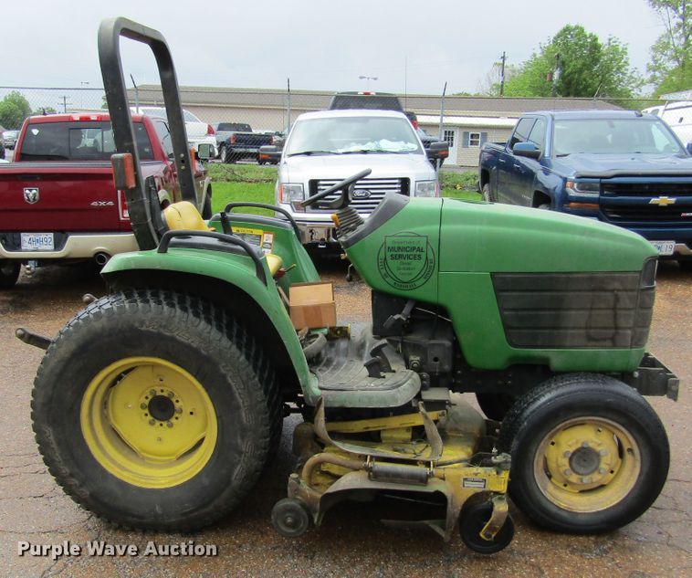 image for item IL9375 1999 John Deere 4300  tractor