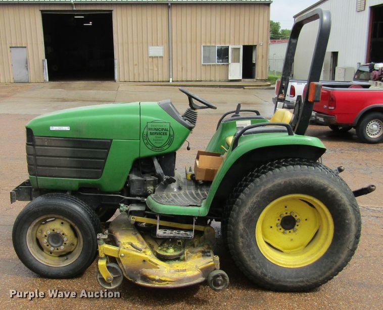 image for item IL9375 1999 John Deere 4300  tractor