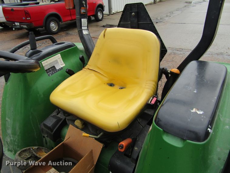 image for item IL9375 1999 John Deere 4300  tractor