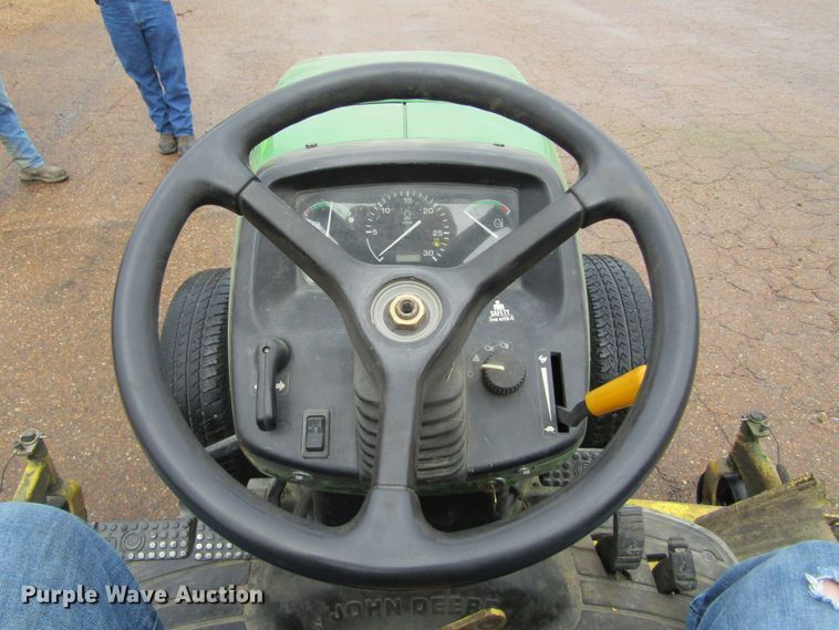 image for item IL9375 1999 John Deere 4300  tractor
