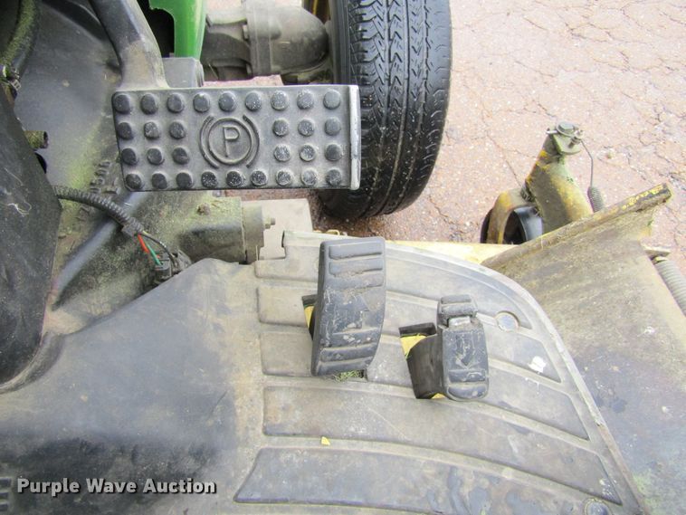 image for item IL9375 1999 John Deere 4300  tractor