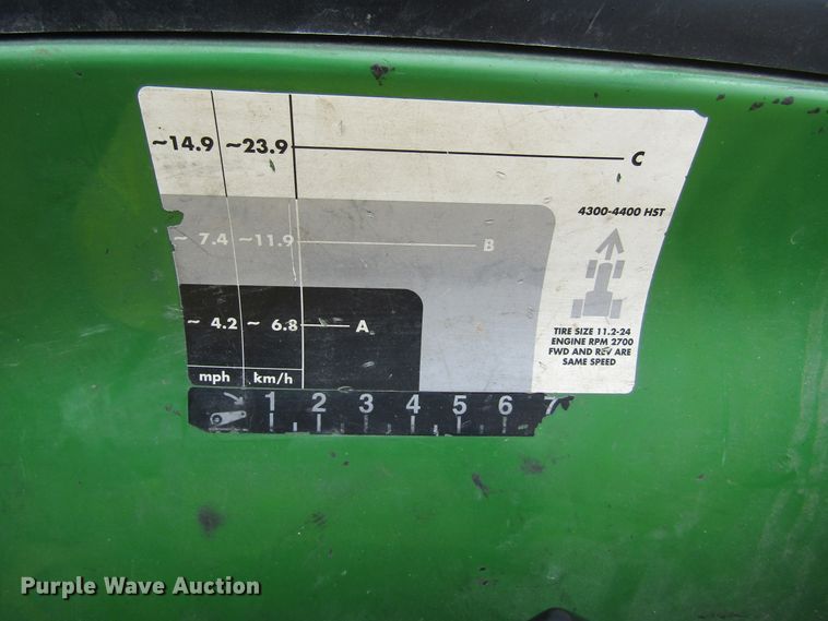 image for item IL9375 1999 John Deere 4300  tractor