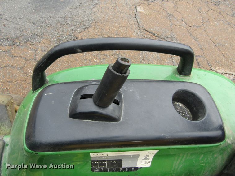 image for item IL9375 1999 John Deere 4300  tractor