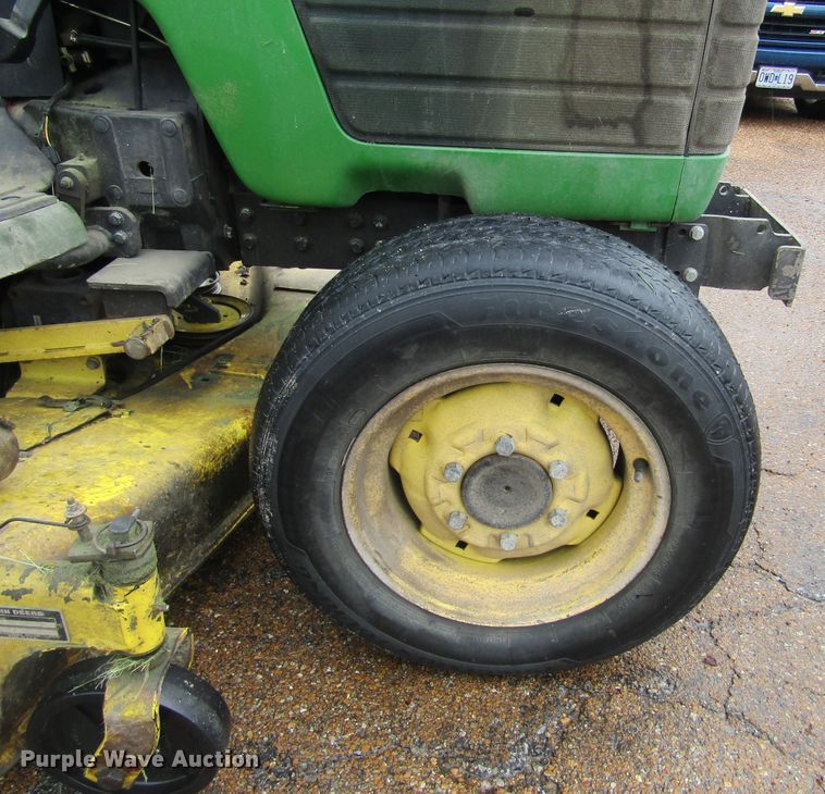 image for item IL9375 1999 John Deere 4300  tractor