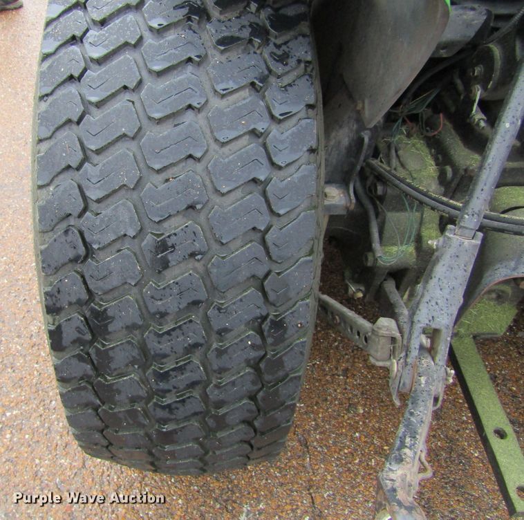 image for item IL9375 1999 John Deere 4300  tractor