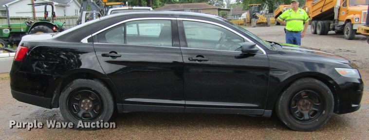 image for item IL9376 2013 Ford Taurus Police