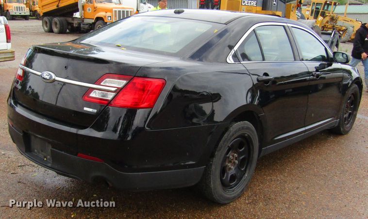 image for item IL9376 2013 Ford Taurus Police