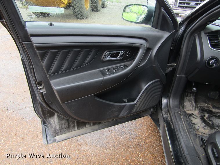 image for item IL9376 2013 Ford Taurus Police