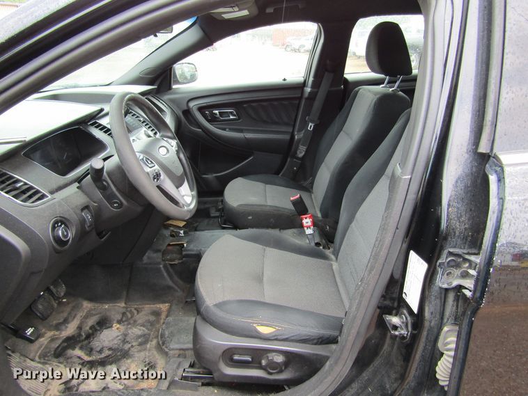 image for item IL9376 2013 Ford Taurus Police