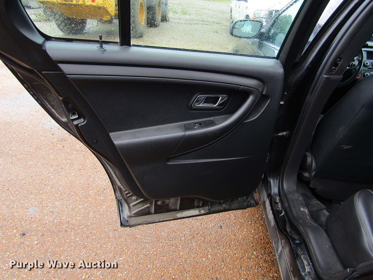 image for item IL9376 2013 Ford Taurus Police