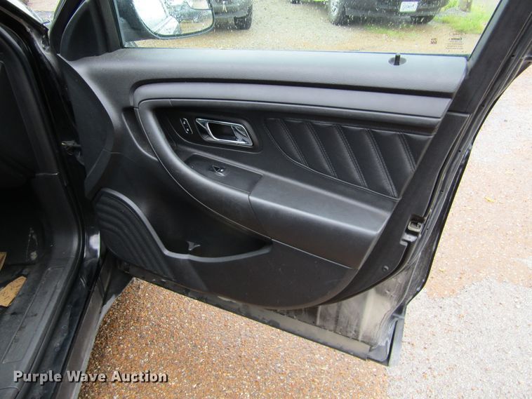 image for item IL9376 2013 Ford Taurus Police