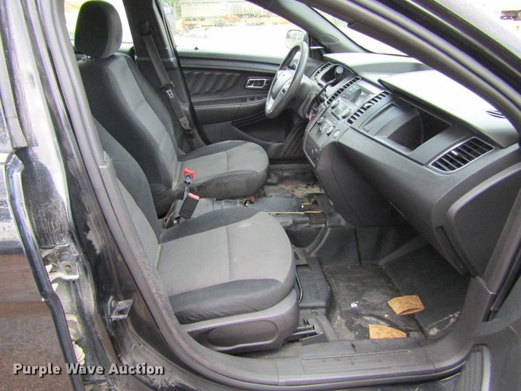 image for item IL9376 2013 Ford Taurus Police